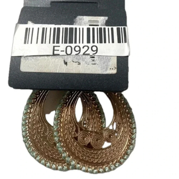 3 for $13 New earrings gold tone pretty ornate green threaded hoop drop earrings - Picture 3 of 3